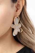 Load image into Gallery viewer, Glimmering Gardens - Pink Earrings - Paparazzi Accessories #31 (BT)
